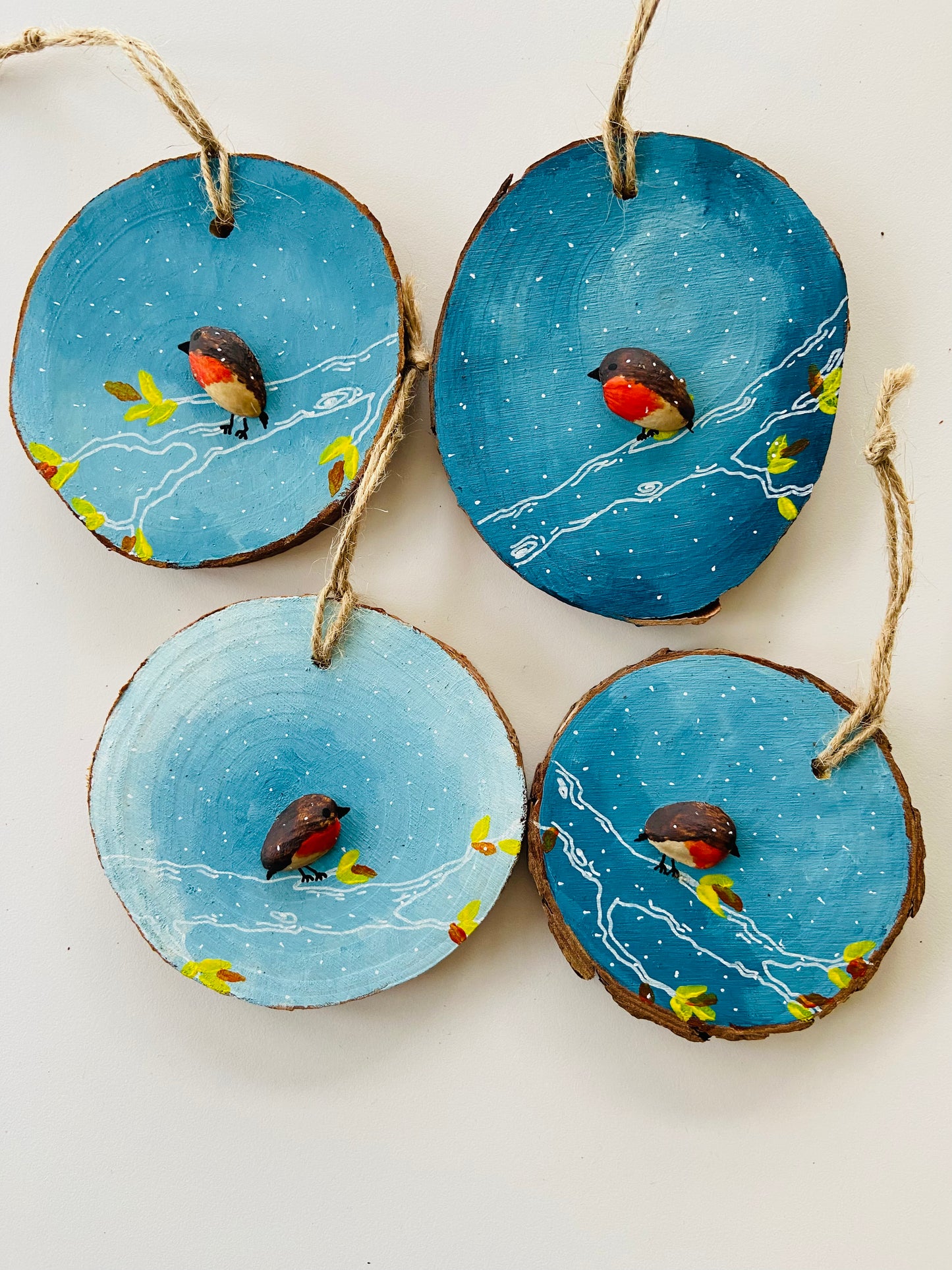 Snowy robins
