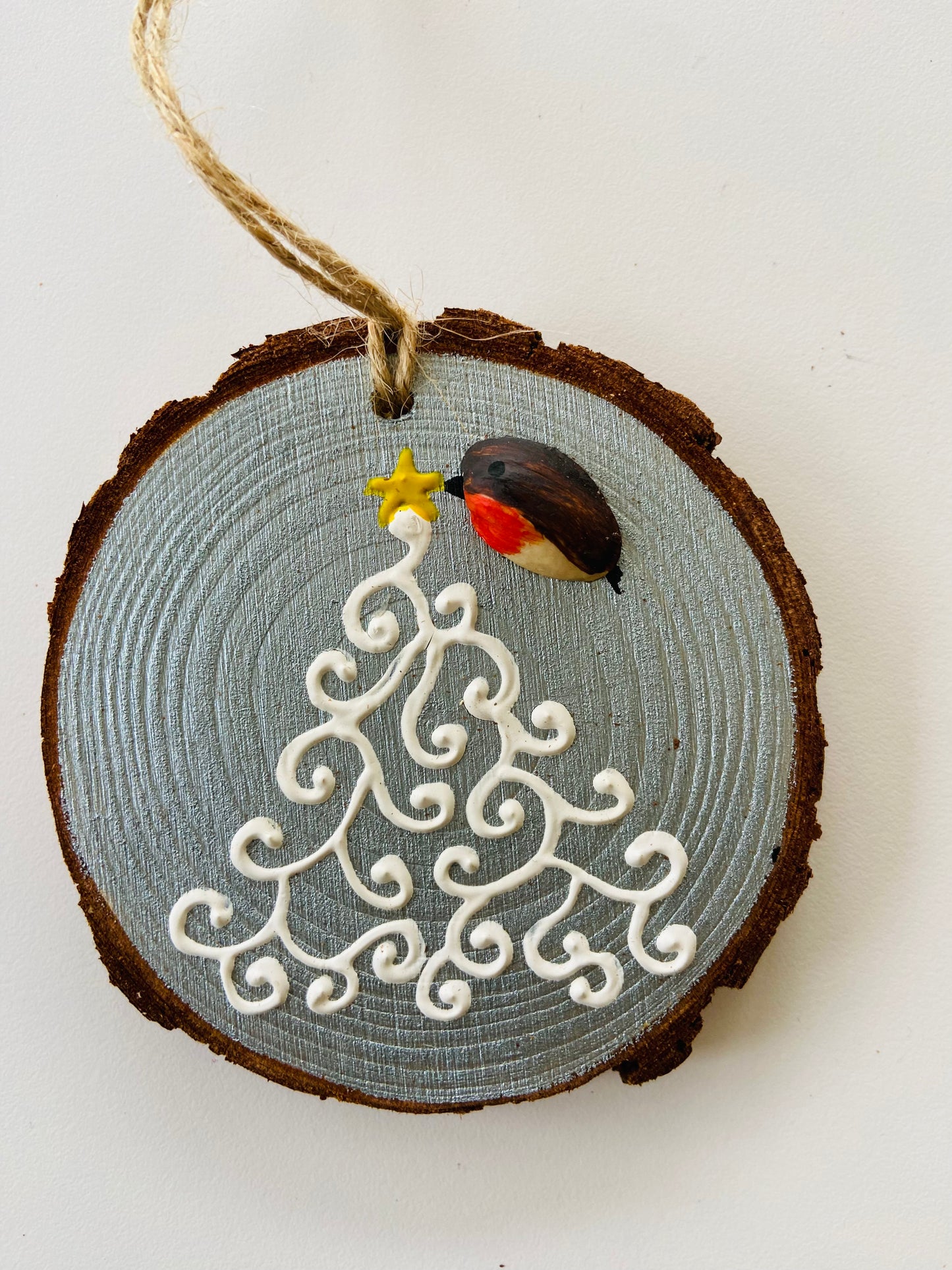 White tree Robin